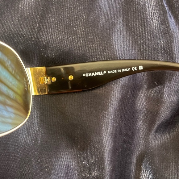 Chanel - Picture 7 of 8